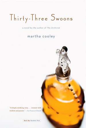 Thirty-three Swoons: A Novel de Martha Cooley