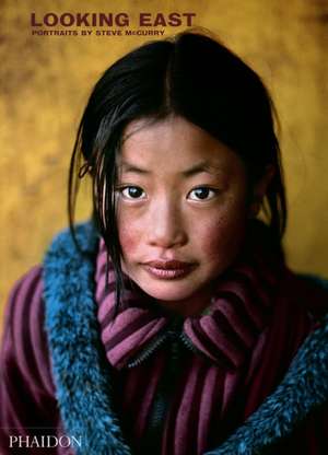 Looking East de Steve Mccurry