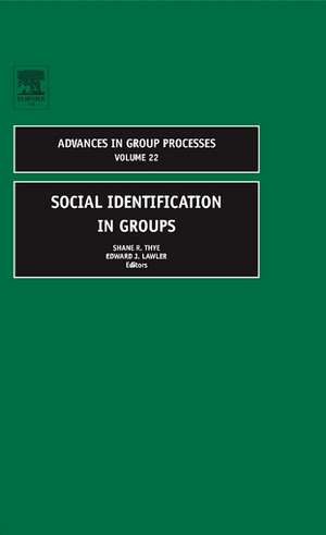 Social Identification in Groups de Shane R. Thye