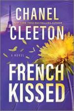 French Kissed de Chanel Cleeton