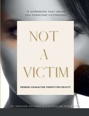 Not a Victim de Adriana Salcedo