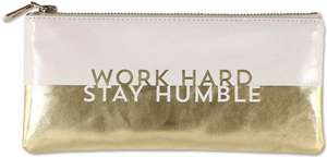 Work Hard, Stay Humble Pencil Pouch (Accessories Case, Faux Leather) de Inc Peter Pauper Press