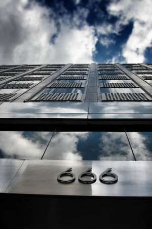 666 an Omnious Building Address de Unique Journal