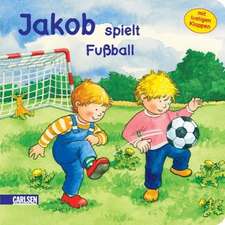 Jakob spielt Fußball