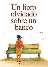 Un libro olvidado sobre un banco